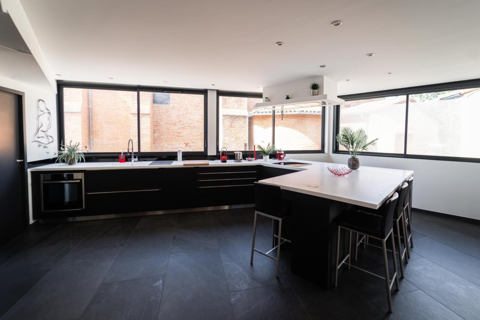 Loft 150 M2 Jacuzzi, Sauna Et Massage Blagnac Buitenkant foto